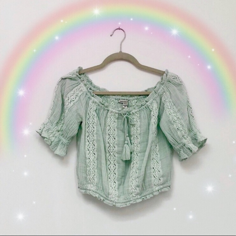 American Eagle top 🐠